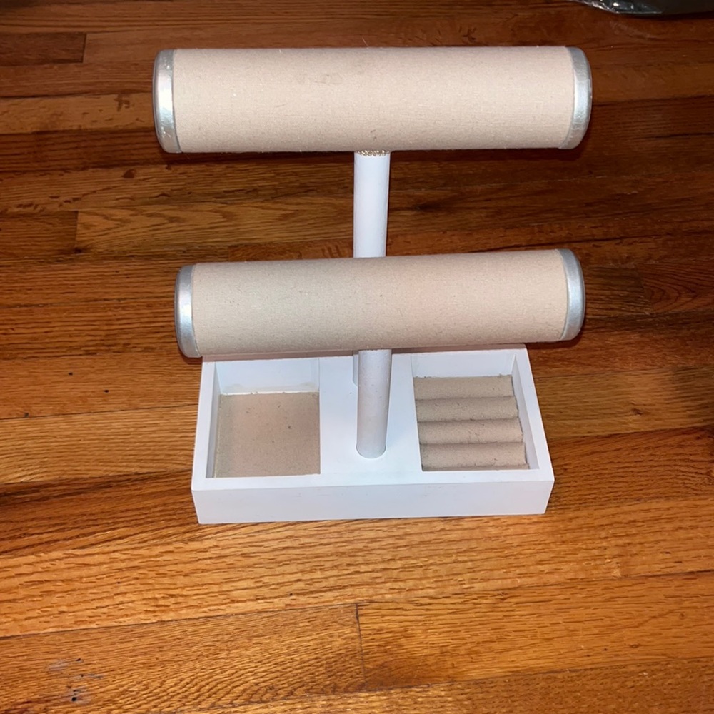 Bracelet holder